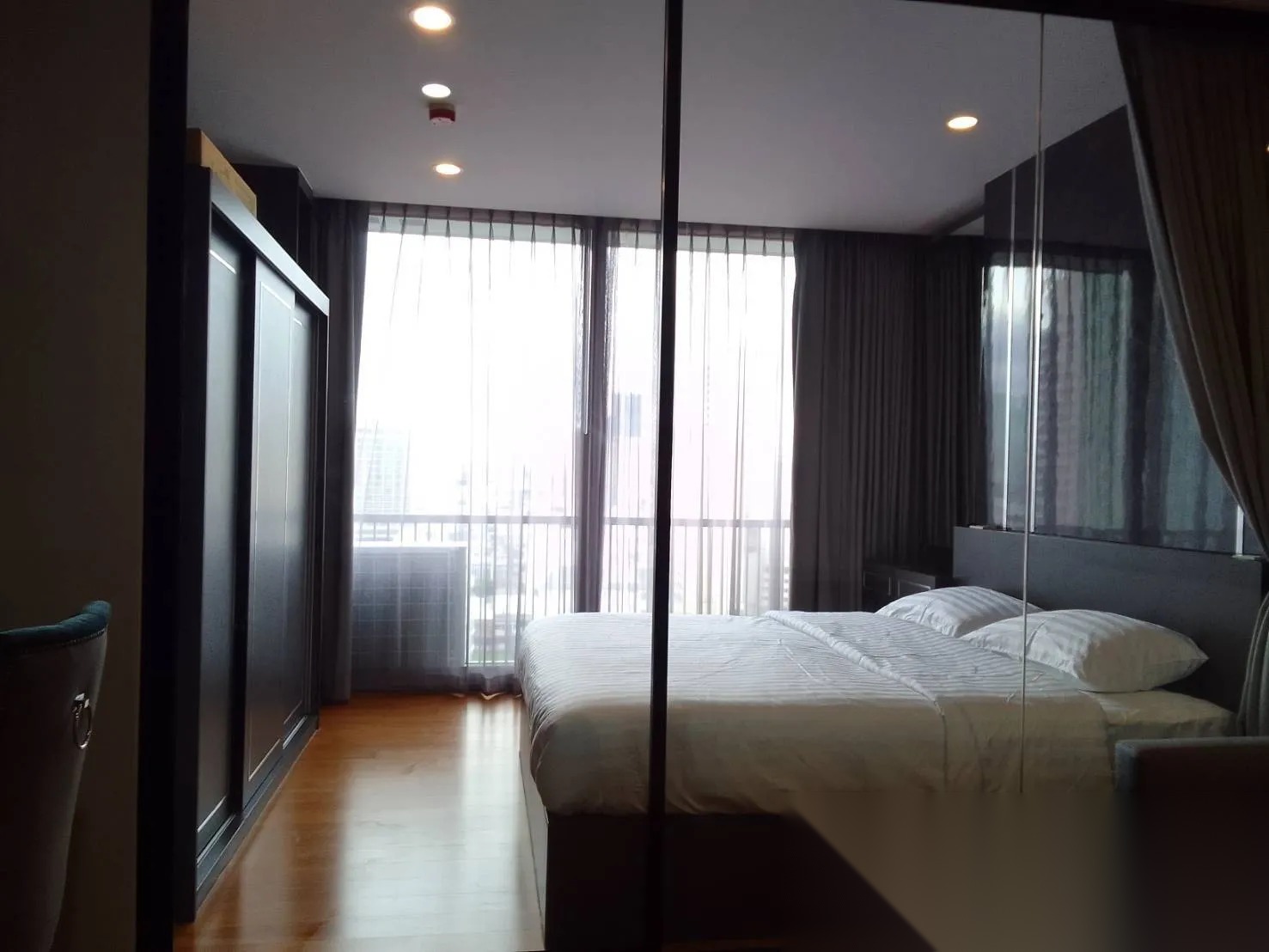 1 Bedroom Condo for sale at Noble Revo Silom — photo 4