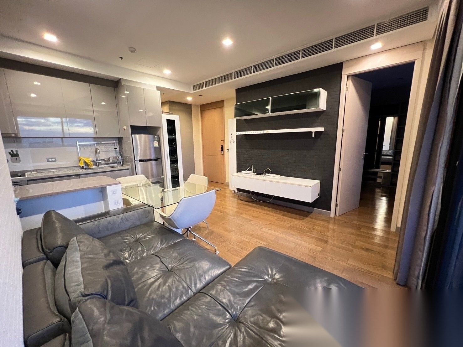 2 Bedroom Condo for sale at M Phayathai — photo 2