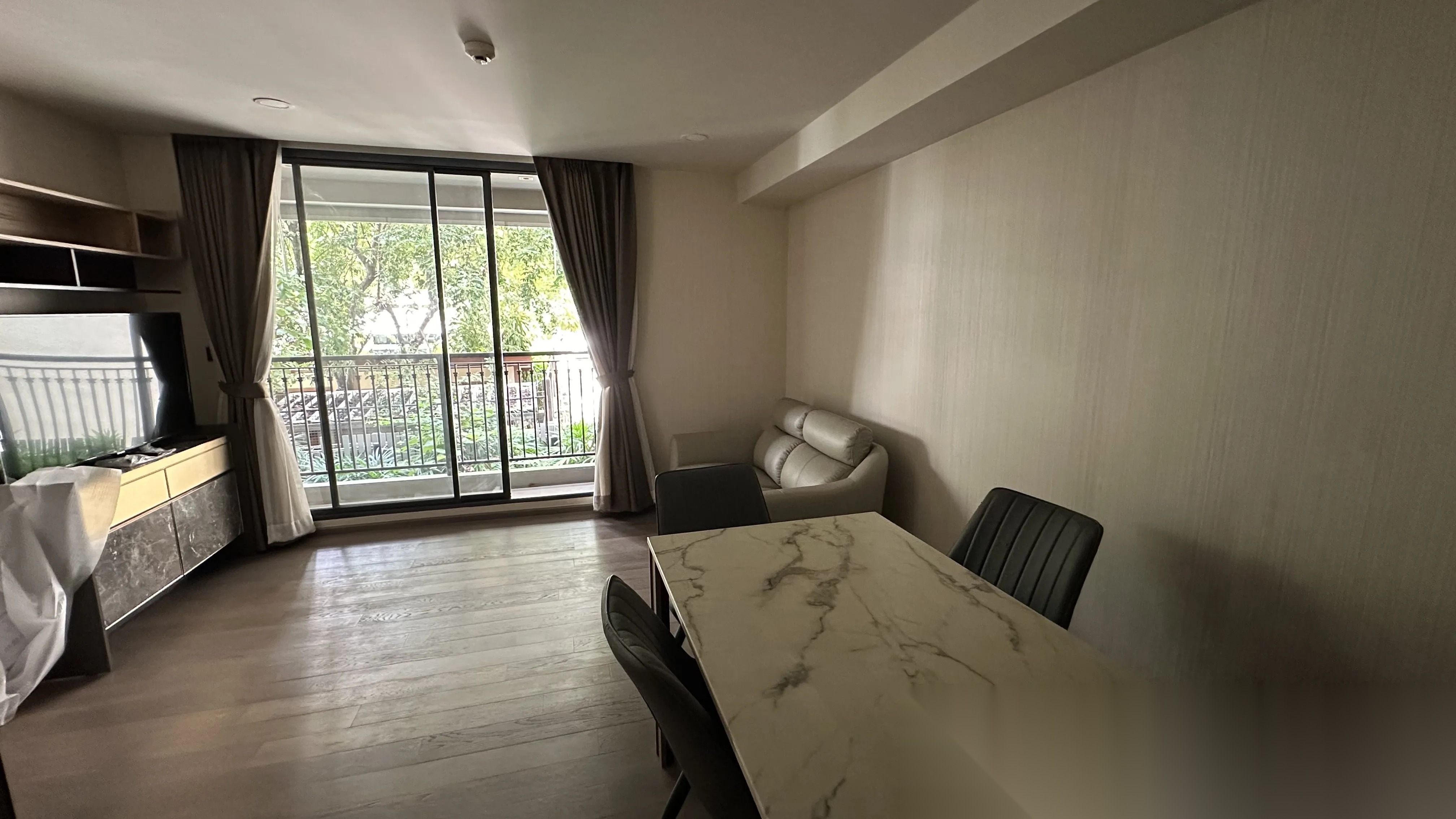 1 Bedroom Condo for sale at Klass Sarasin-Rajdamri — photo 2