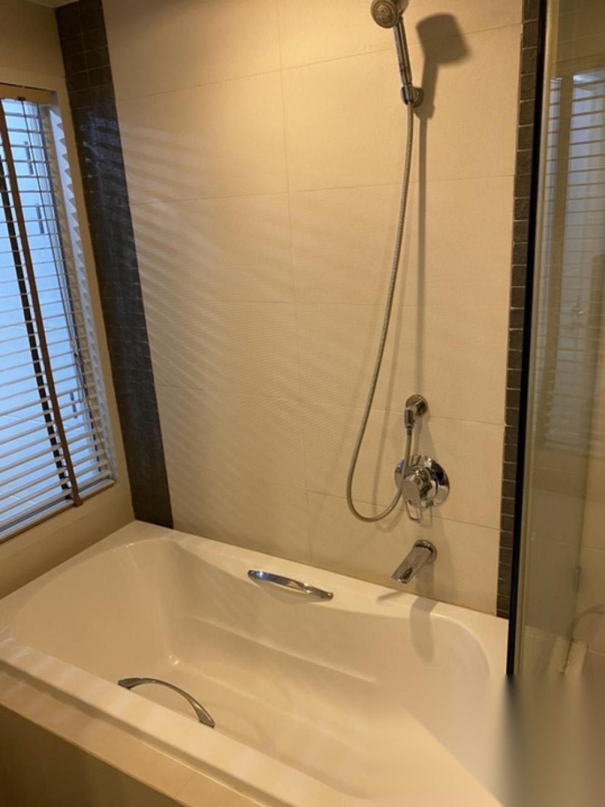 1 Bedroom Condo for sale at The Crest Sukhumvit 49 — photo 5
