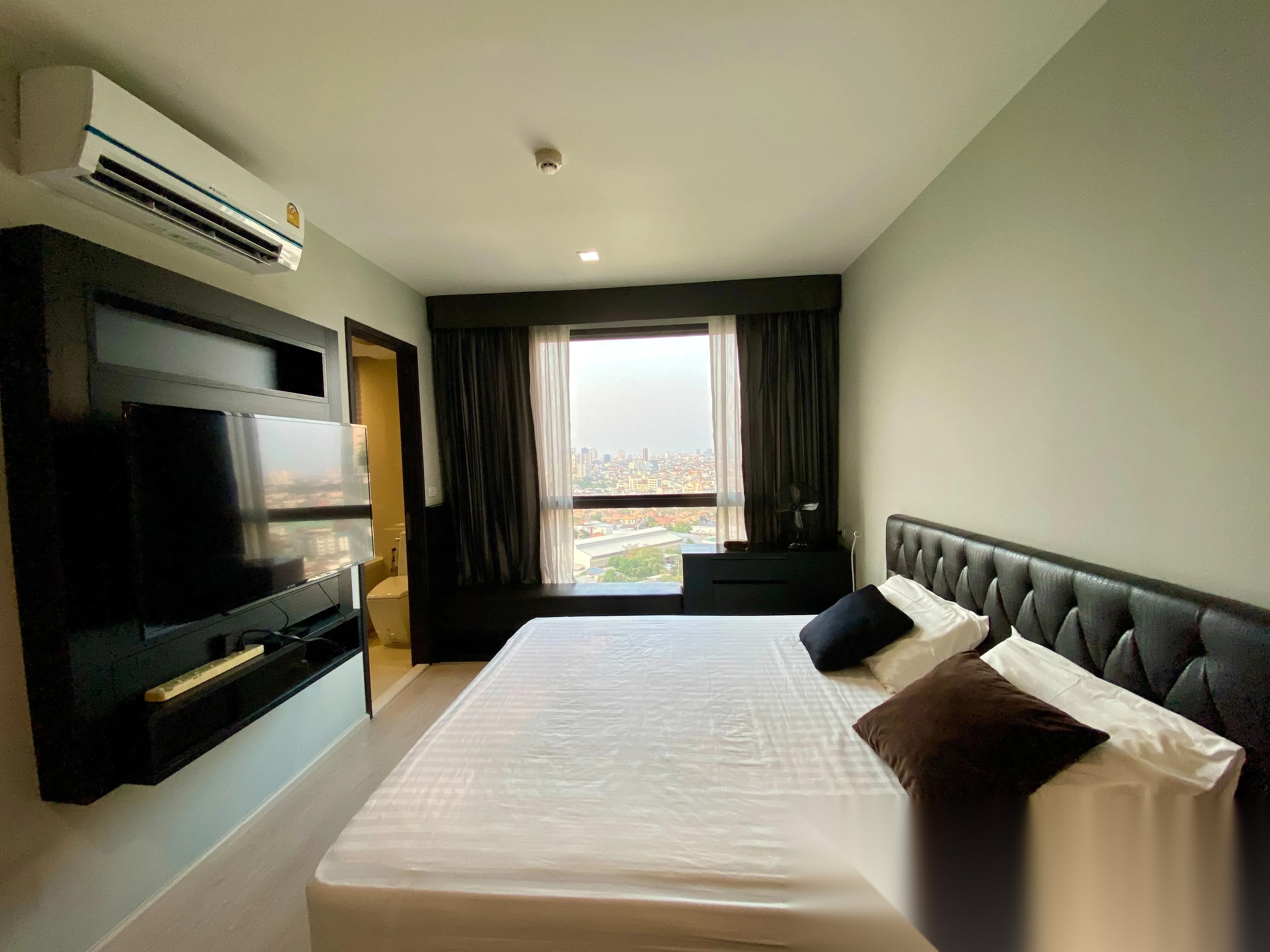 1 Bedroom Condo for sale at Rhythm Sukhumvit 44/1 — photo 1