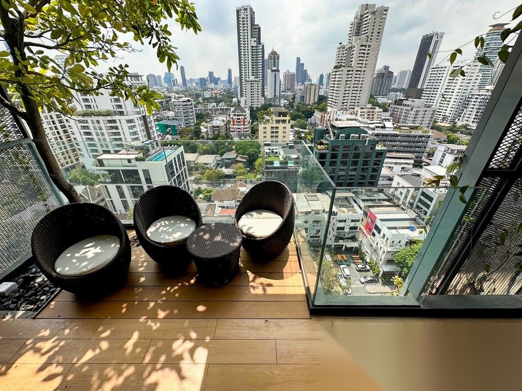 2 Bedroom Condo for sale at Siamese Exclusive Sukhumvit 31 — photo 2