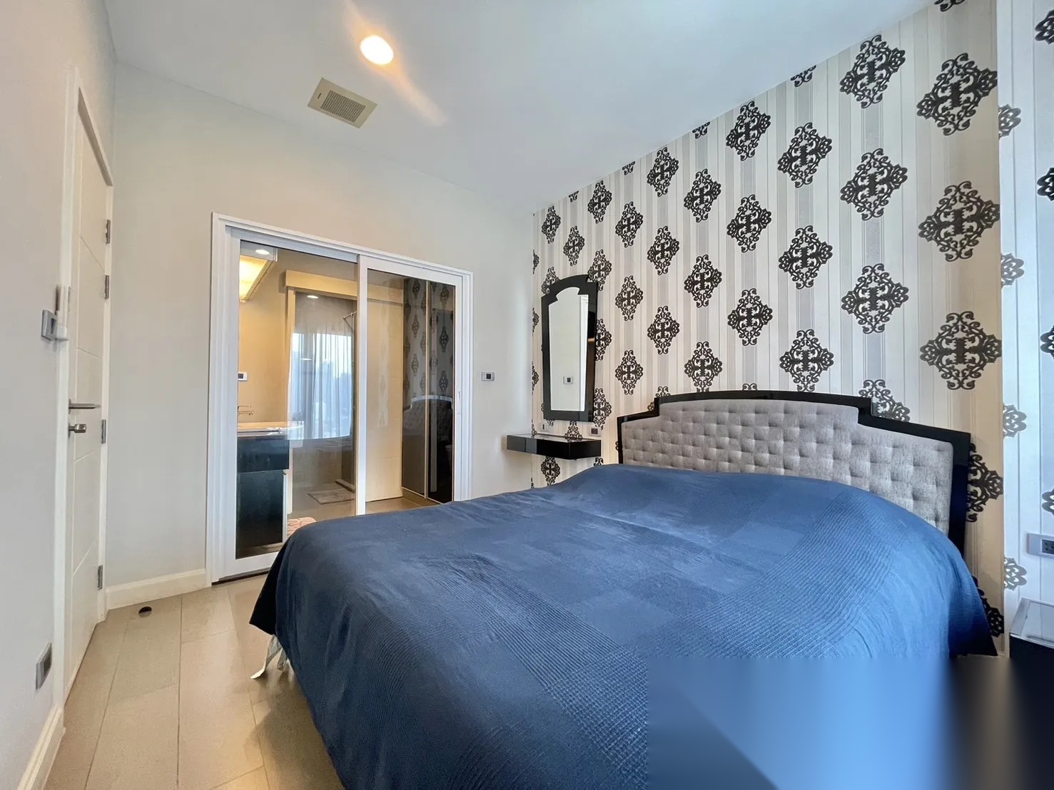1 Bedroom Condo for sale at The Crest Sukhumvit 34 — photo 1