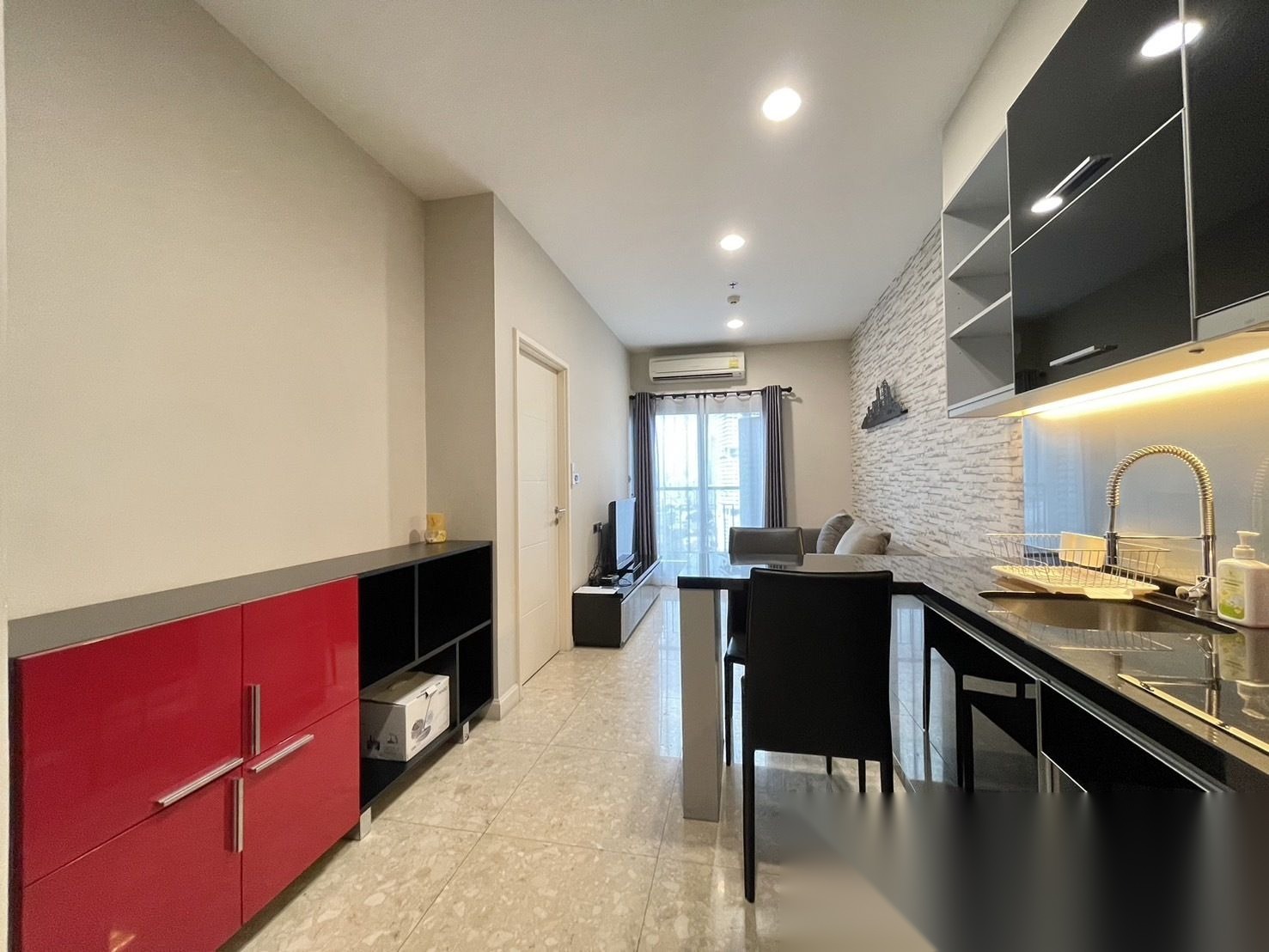 1 Bedroom Condo for sale at The Crest Sukhumvit 34 — photo 2
