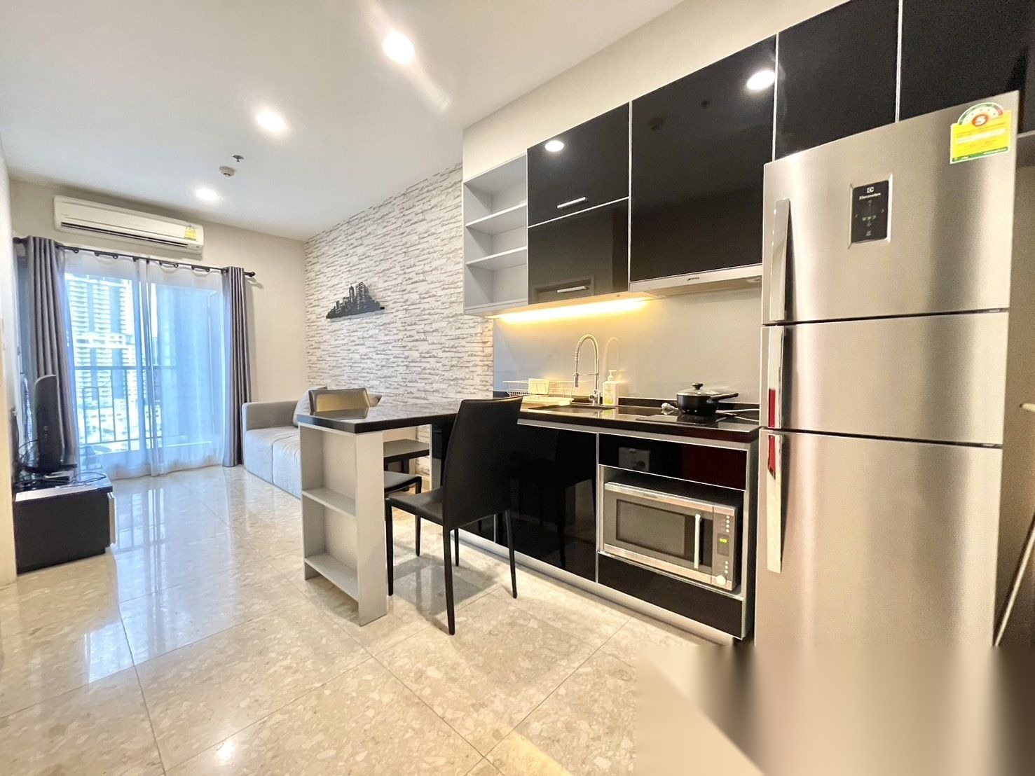 1 Bedroom Condo for sale at The Crest Sukhumvit 34 — photo 5