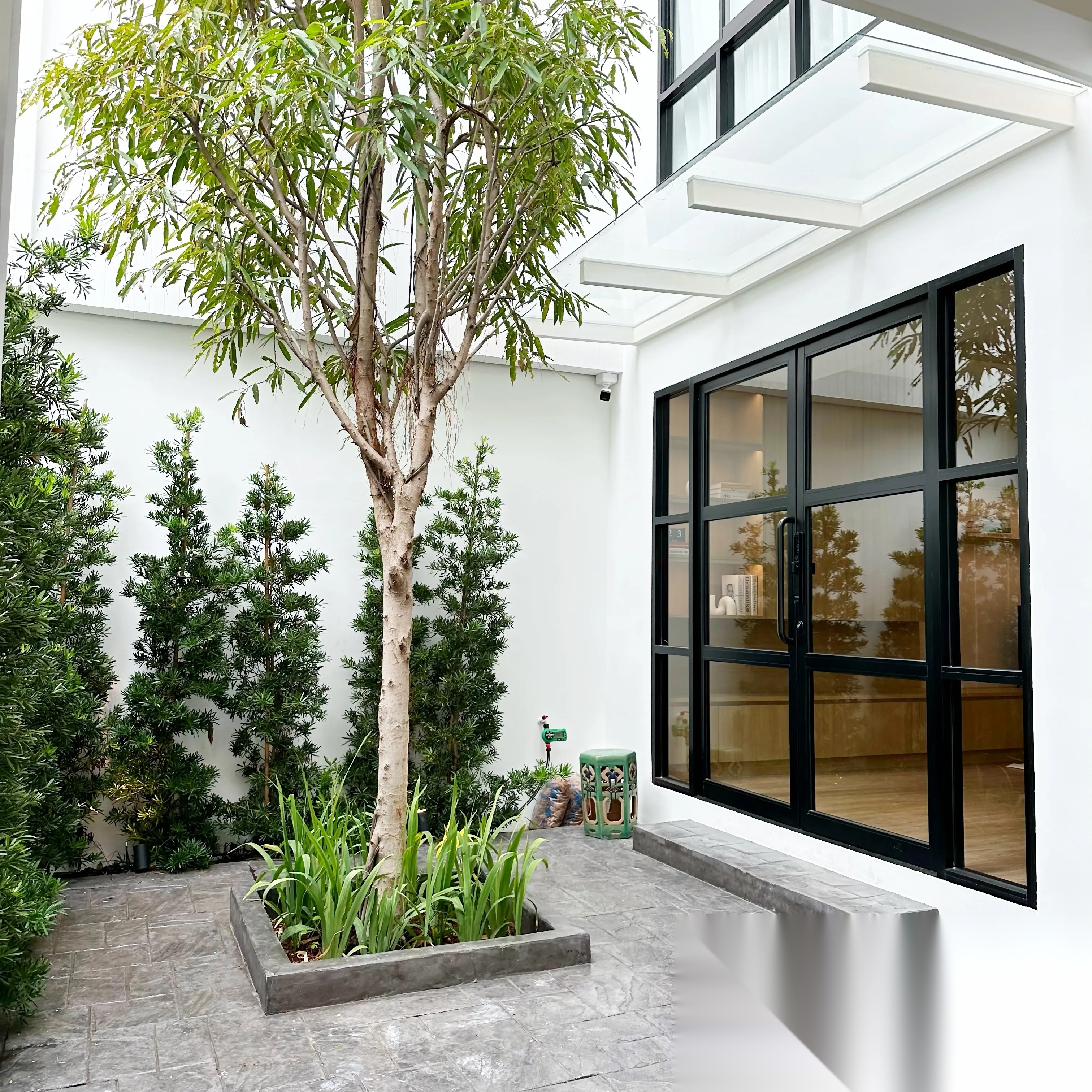 Beautiful Townhouse 2-Story Ready to Move-In — photo 3