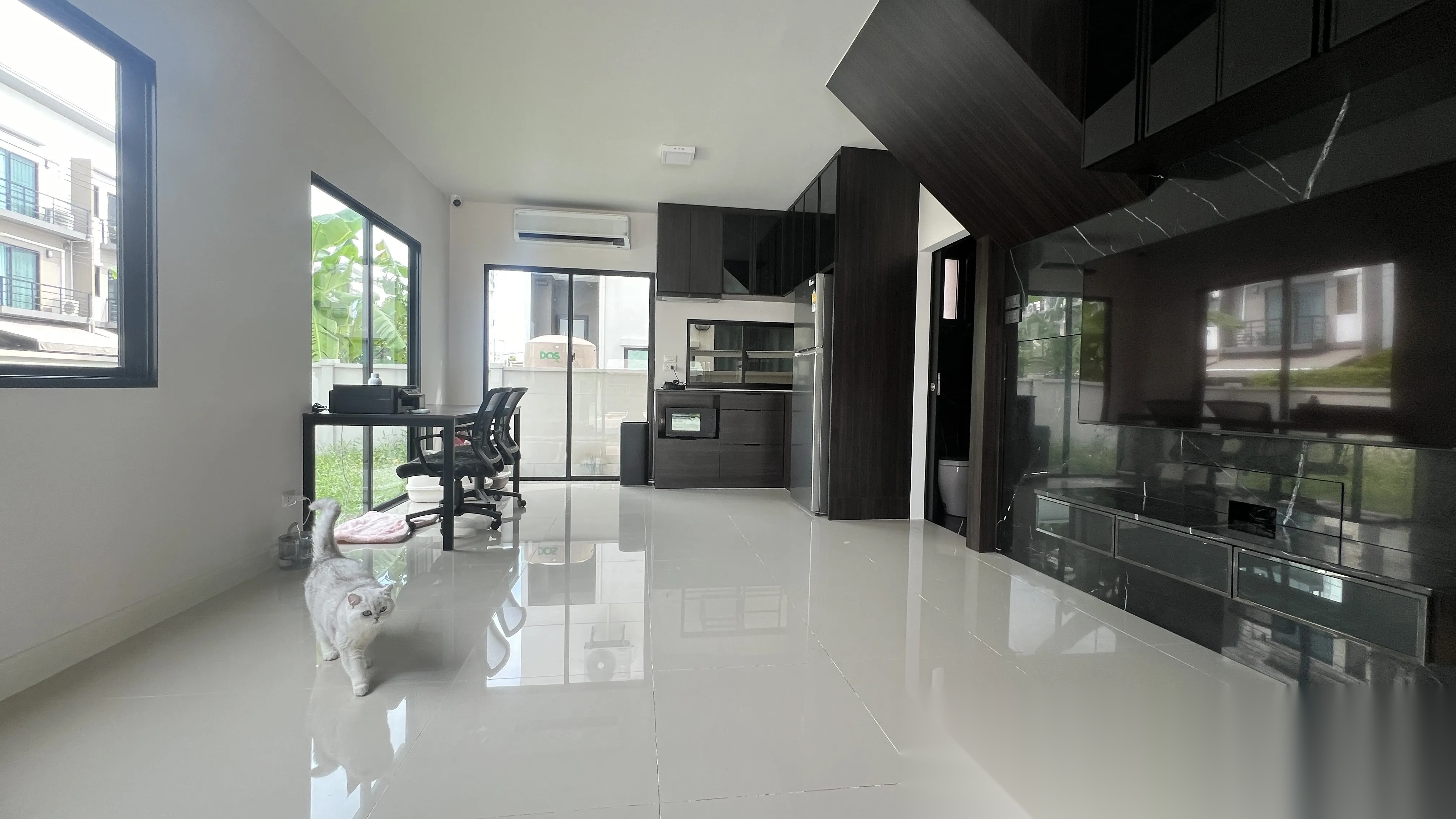 3 Bedroom Townhouse for sale at Baan Klang Muang Srinakarin-Onnut — photo 2