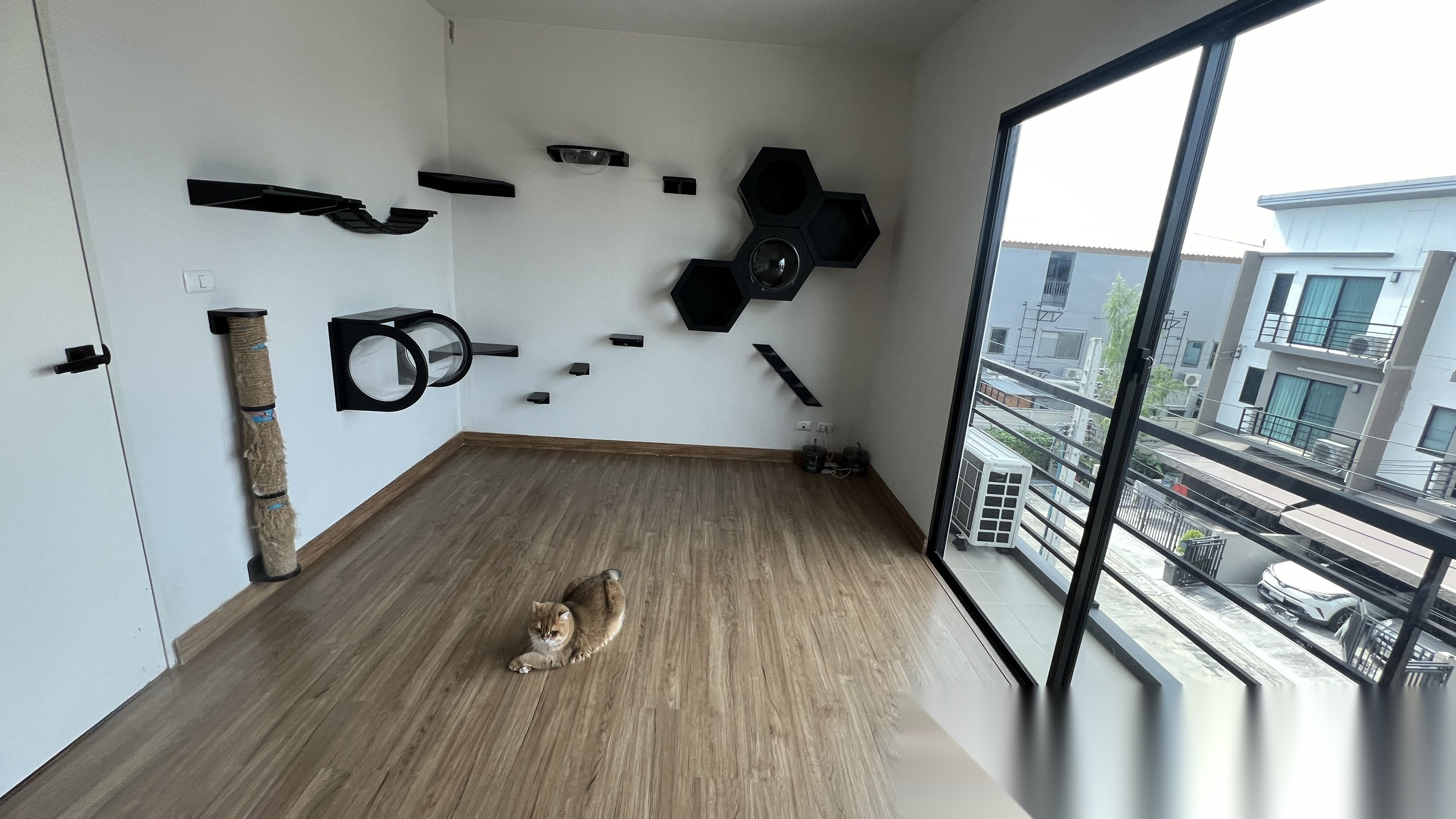 3 Bedroom Townhouse for sale at Baan Klang Muang Srinakarin-Onnut — photo 4