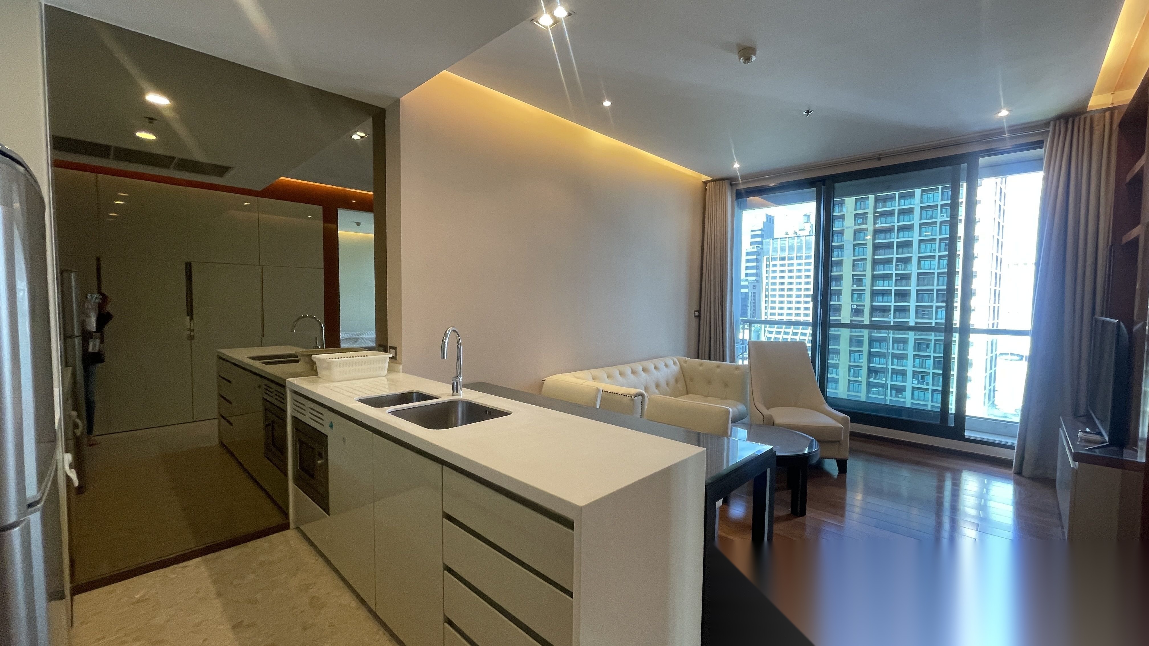 1 Bedroom Condo for sale at The Address Sukhumvit 28 — photo 2