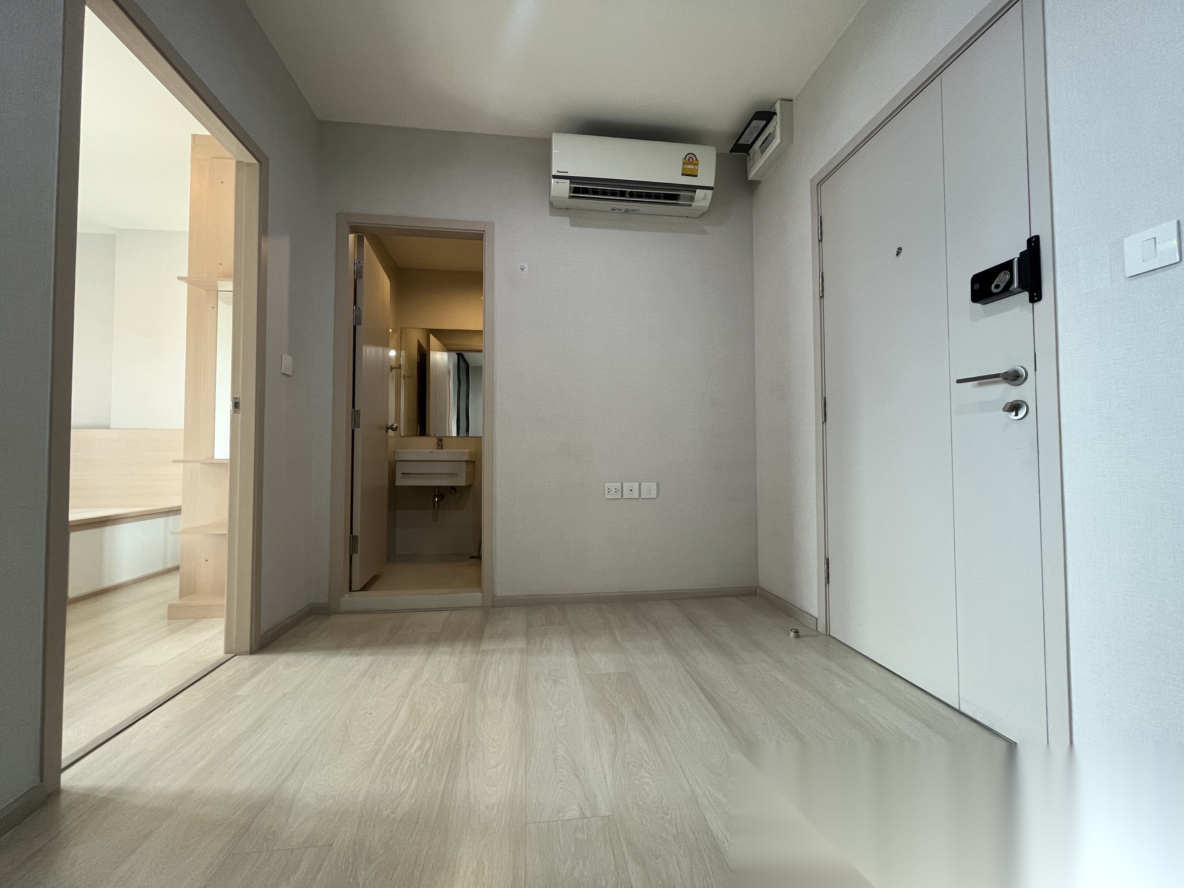 1 Bedroom Condo for sale at Life Pinklao — photo 3