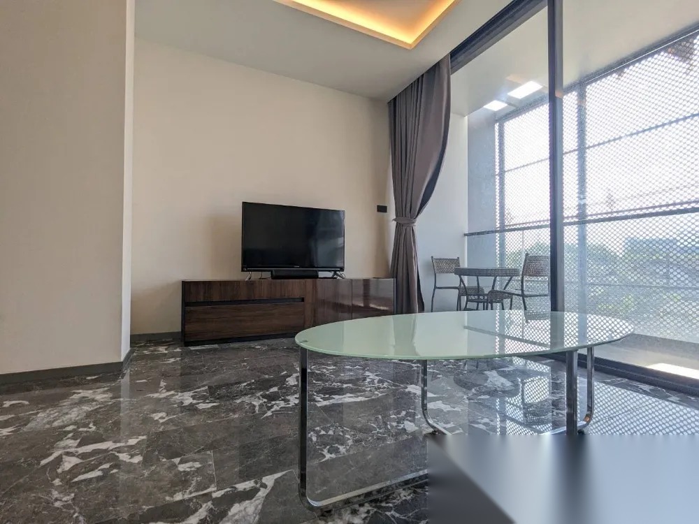 1 Bedroom Condo for sale at 168 Sukhumvit 36 — photo 2