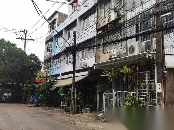 Commercial Building for Sale Soi Wat Phai Ngern — photo 2