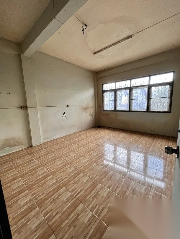 Commercial Building for Sale Soi Wat Phai Ngern — photo 4