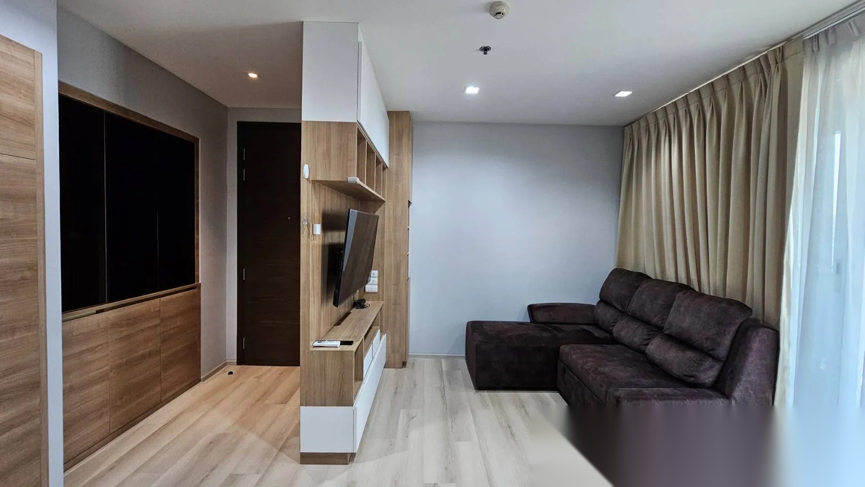 2 Bedroom Condo for sale at Rhythm Phahol-Ari — photo 2