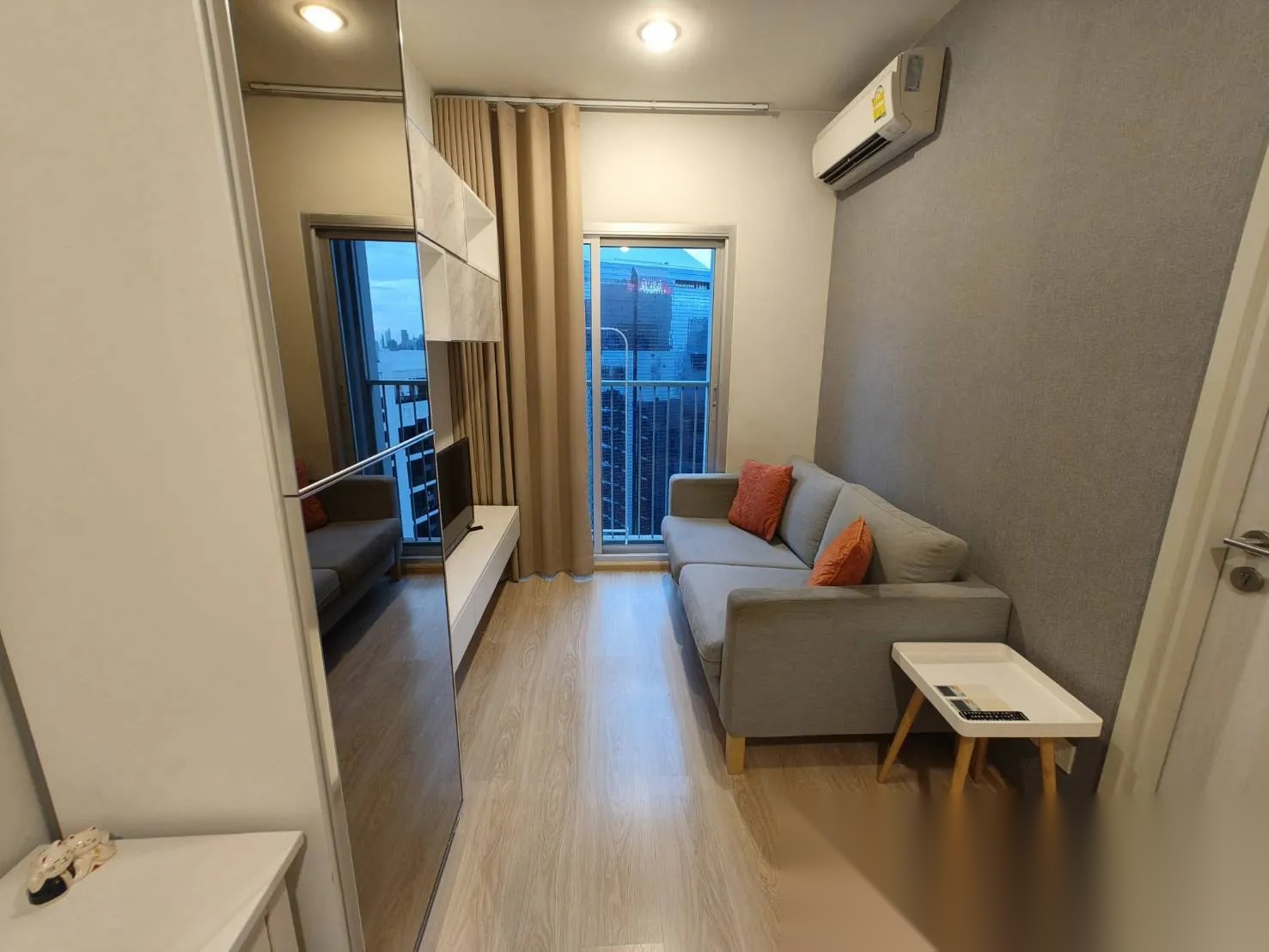 1 Bedroom Condo for sale at Noble Revolve Ratchada — photo 1