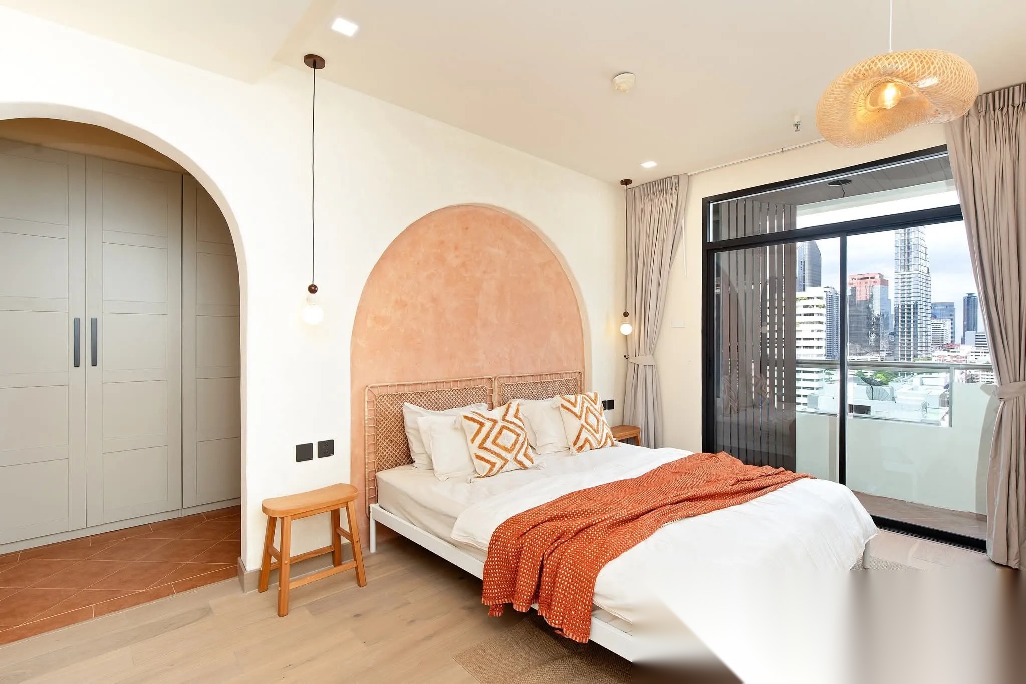 2 Bedroom Condo for sale at Sukhumvit City Resort — photo 5