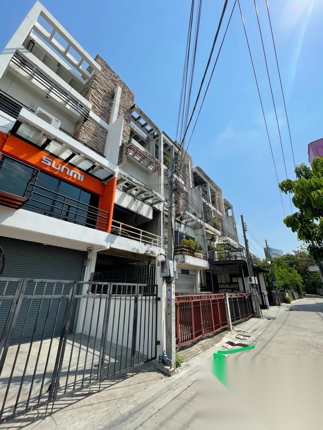 Home Office near Yellow Line Lat Phrao Road — photo 1