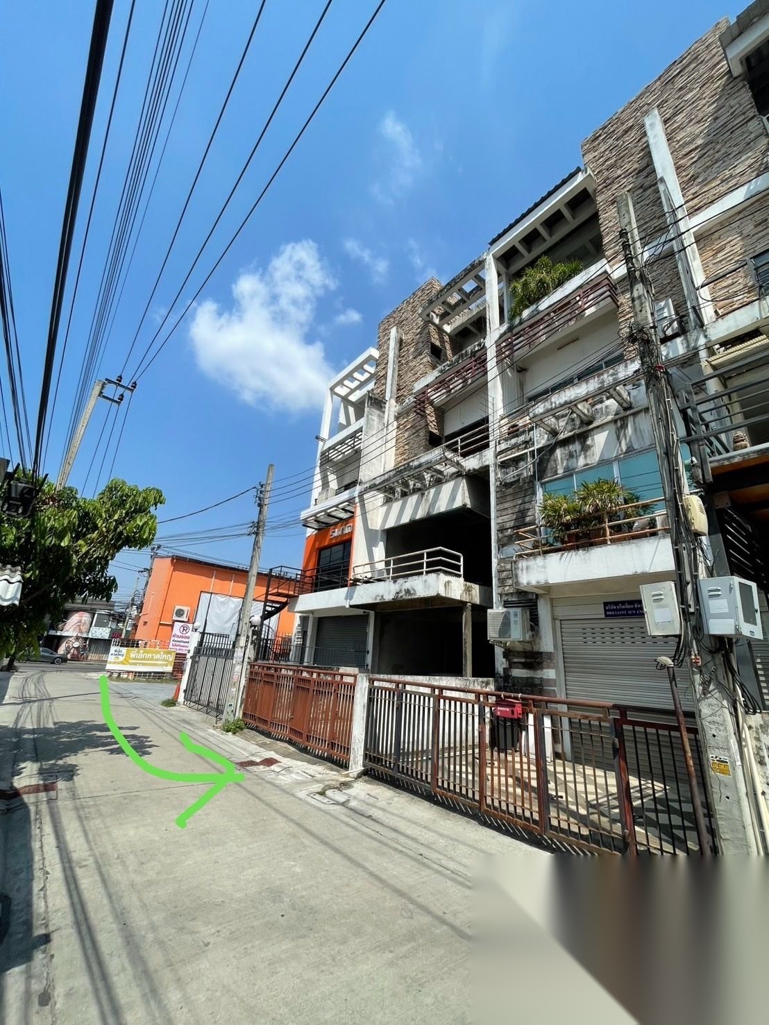 Home Office near Yellow Line Lat Phrao Road — photo 3