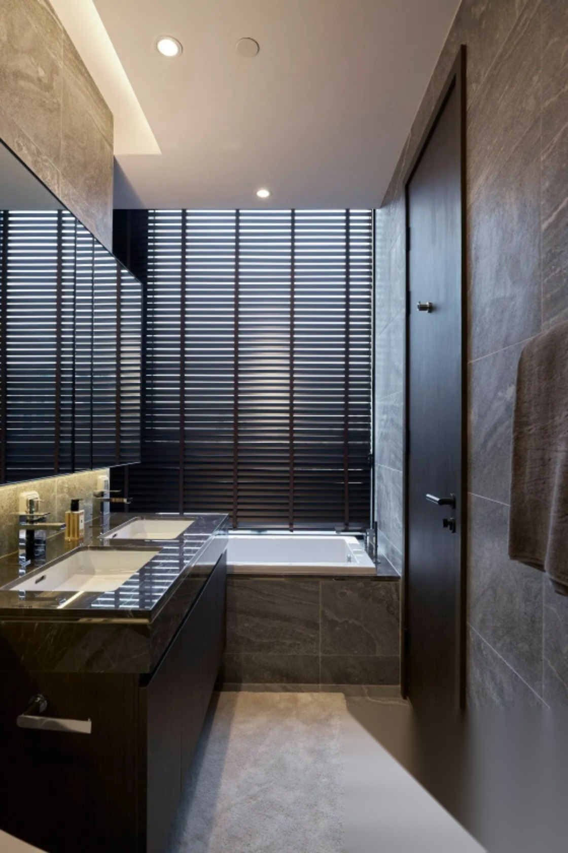 2 Bedroom Condo for sale at The Esse Sukhumvit 36 — photo 4