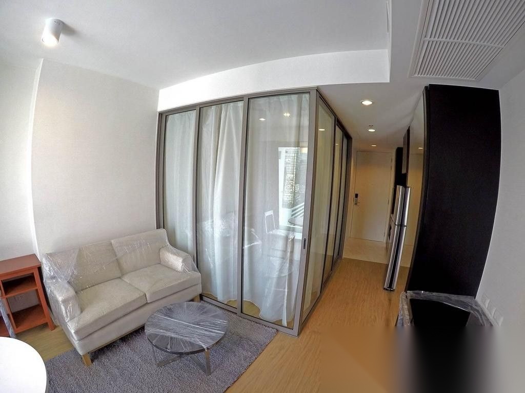 1 Bedroom Condo for sale at Siamese Surawong — photo 5