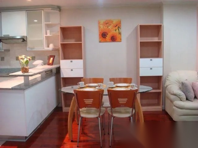 2 Bedroom Condo for sale at Regent Royal Place 1 [Leasehold] — photo 2