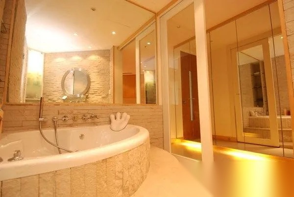 2 Bedroom Condo for sale at Sathorn Gardens — photo 5
