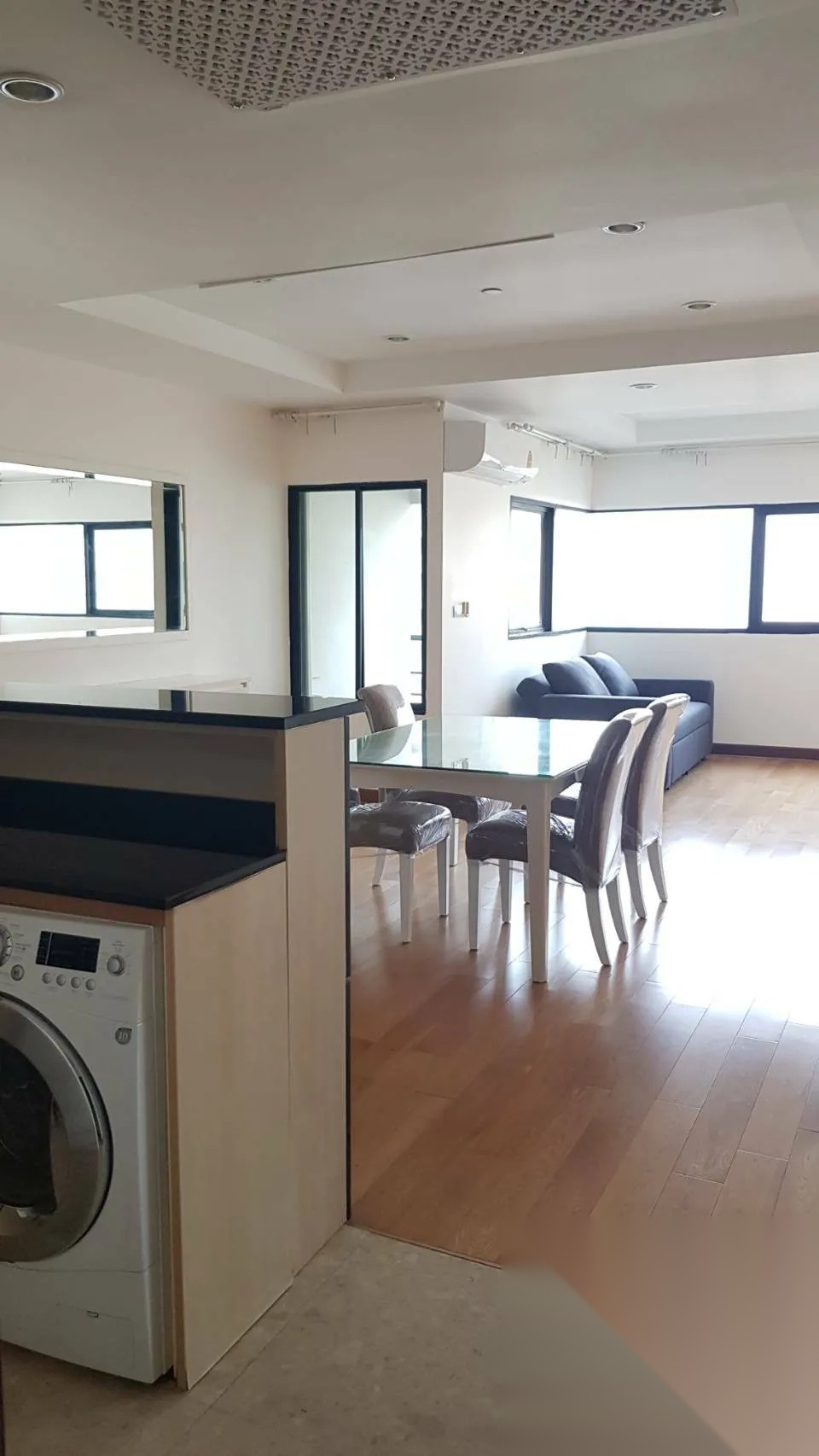 1 Bedroom Condo for sale at Sathorn Gardens — photo 4