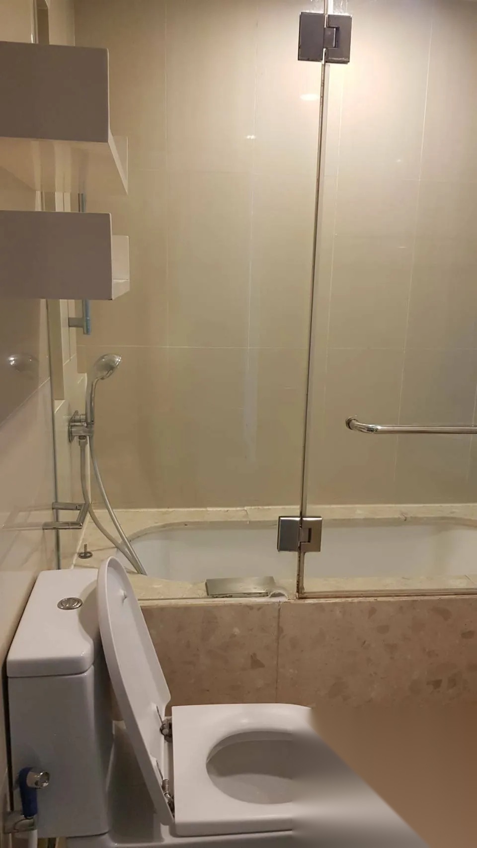 1 Bedroom Condo for sale at Sathorn Gardens — photo 5