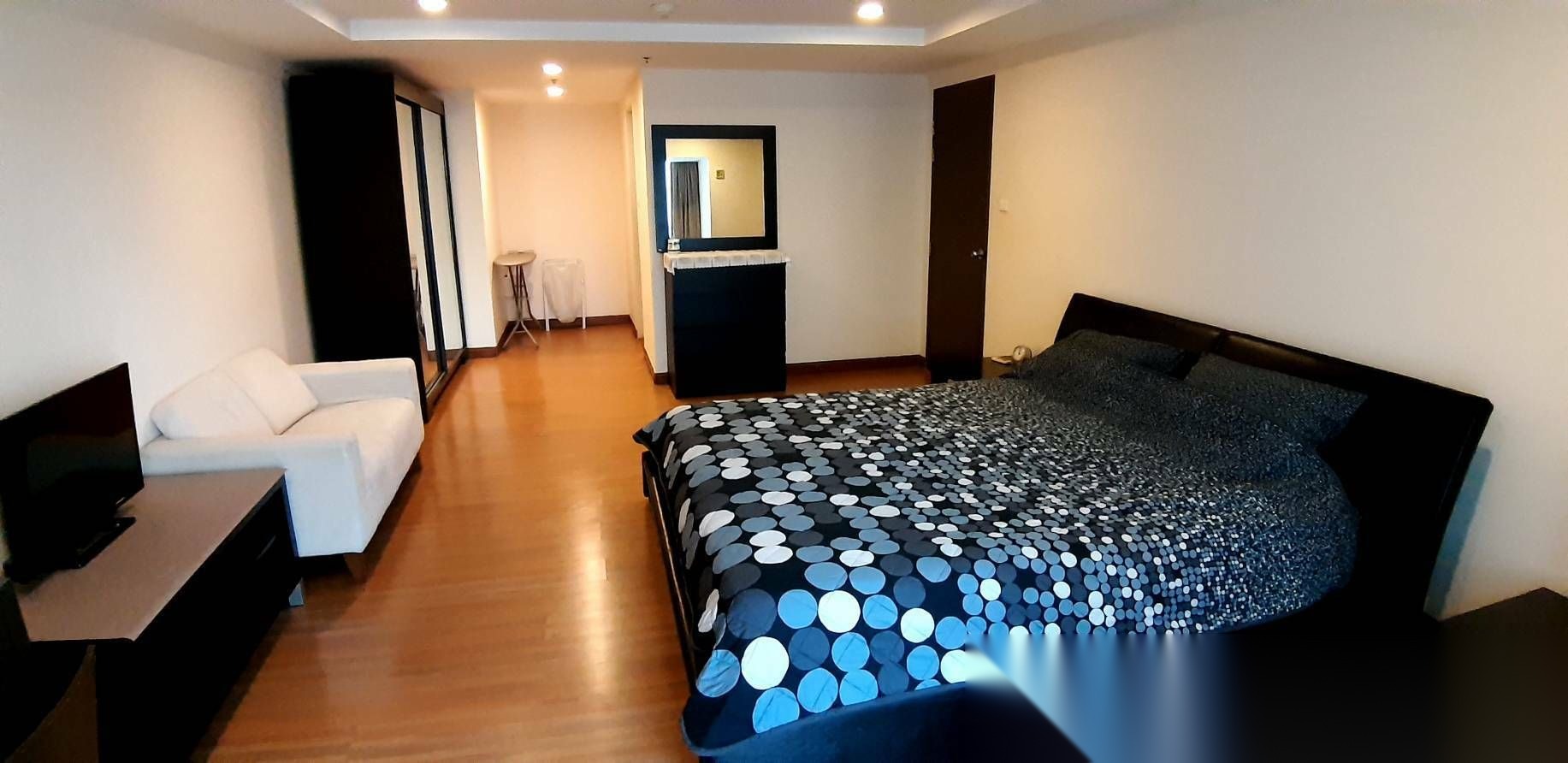 1 Bedroom Condo for sale at The Trendy Condominium — photo 3