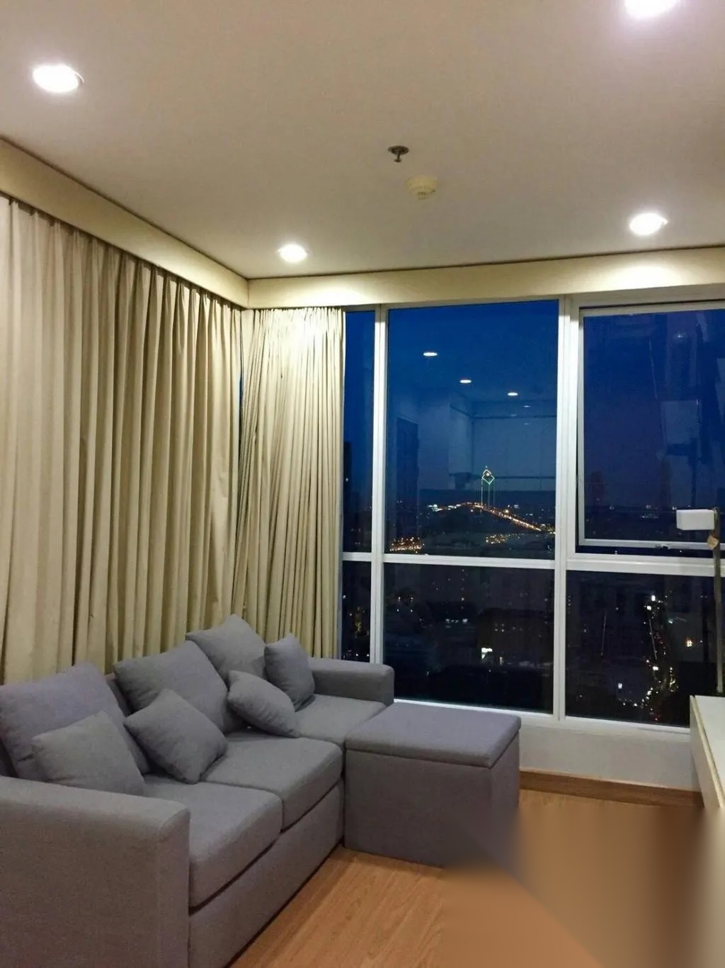 2 Bedroom Condo for sale at The Complete Narathiwat — photo 2