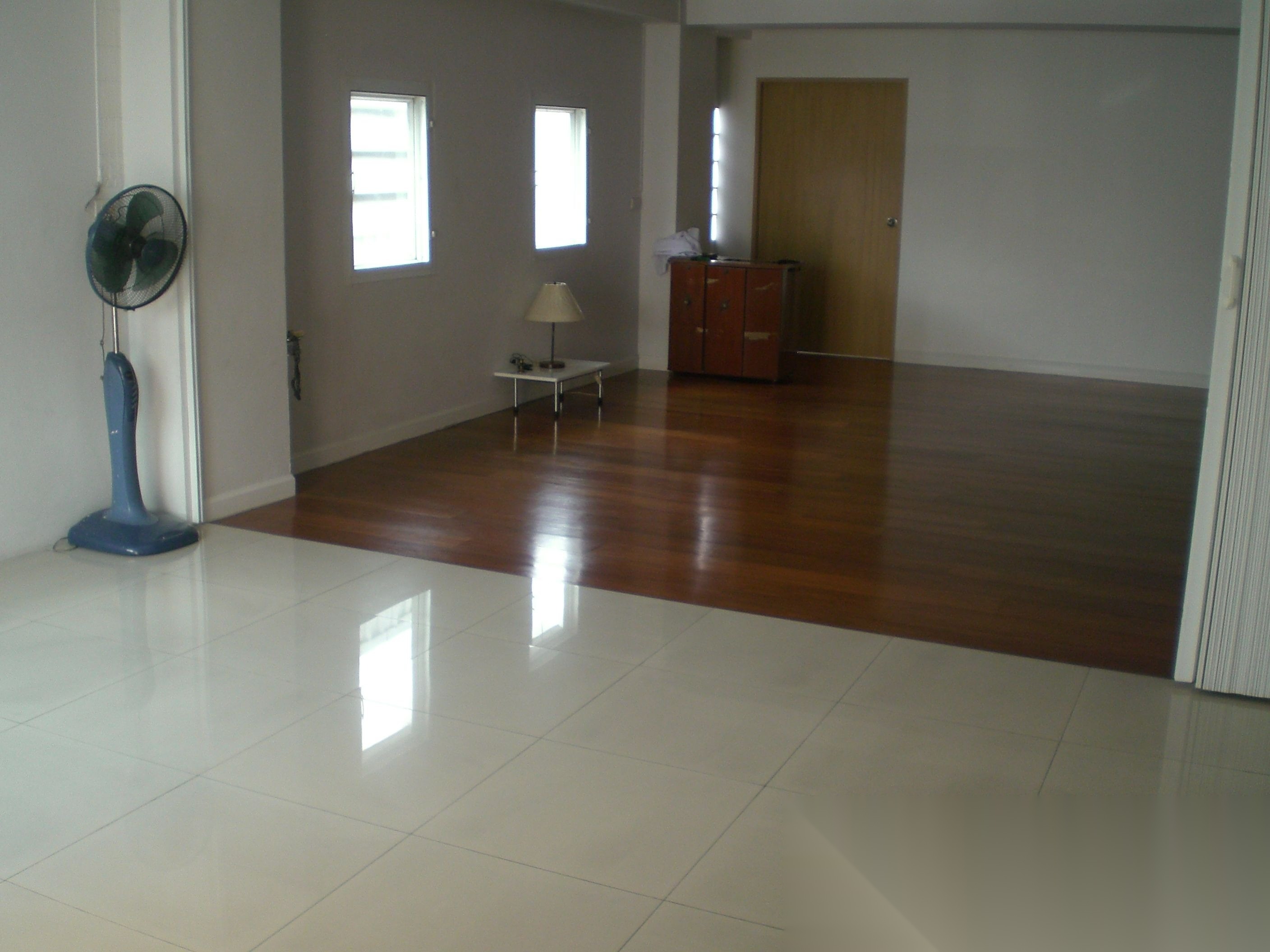 For Sale Commercial Building on Rong Muang Road near MRT Hua Lamphong — photo 1