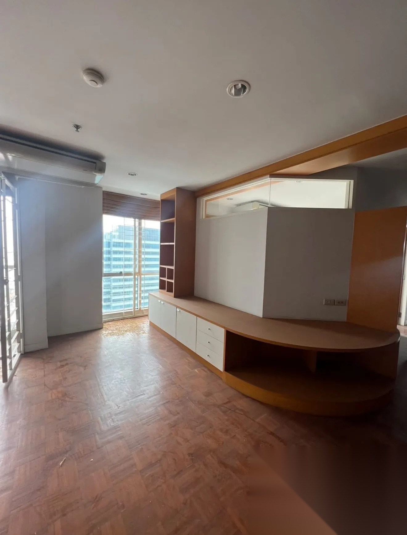 3 Bedroom Condo for sale at Silom Suite — photo 3