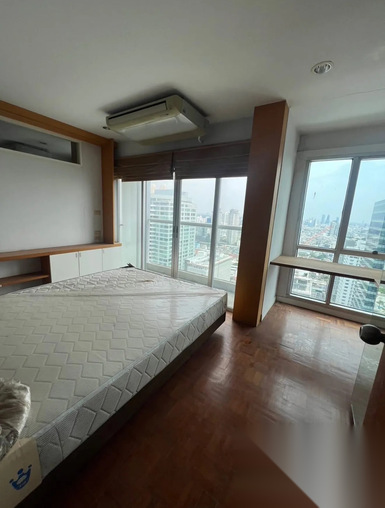 3 Bedroom Condo for sale at Silom Suite — photo 5