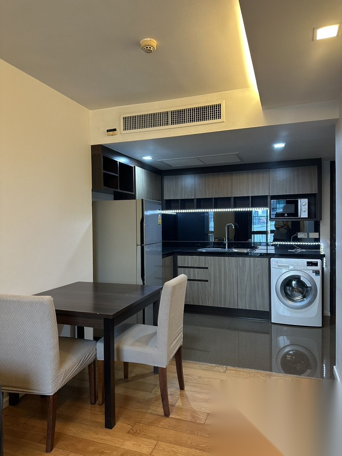 1 Bedroom Condo for sale at Focus Ploenchit — photo 2