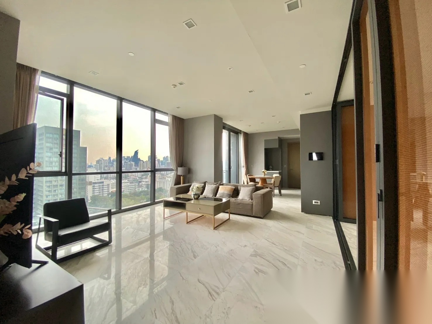 2 Bedroom Condo for sale at The Monument Thong Lo — photo 2