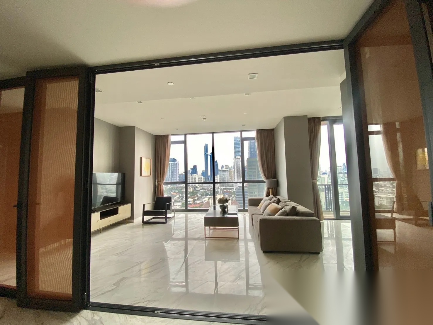 2 Bedroom Condo for sale at The Monument Thong Lo — photo 4