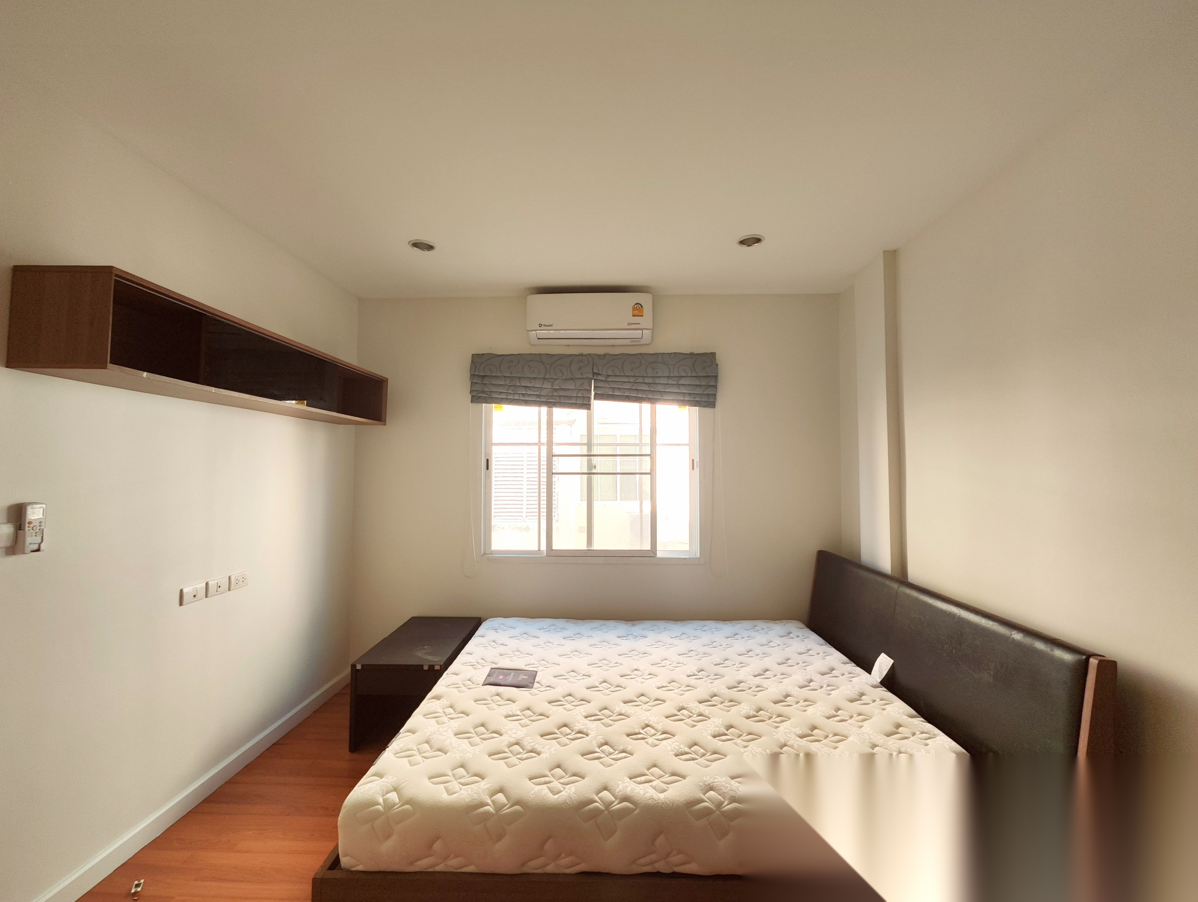 3 Bedroom Townhouse for sale at The Metro Rama 9 — photo 3