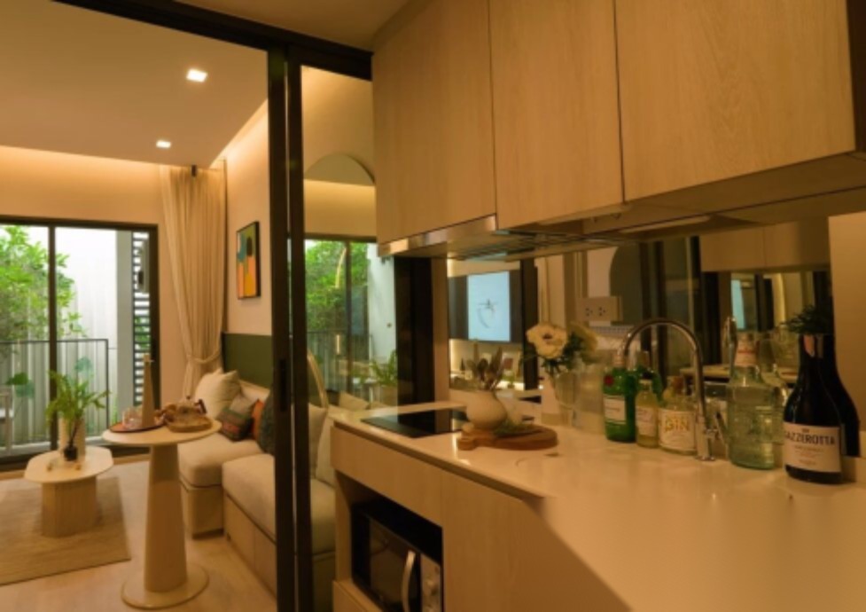 1 Bedroom Condo for sale at Reference Sathorn - Wongwianyai — photo 3