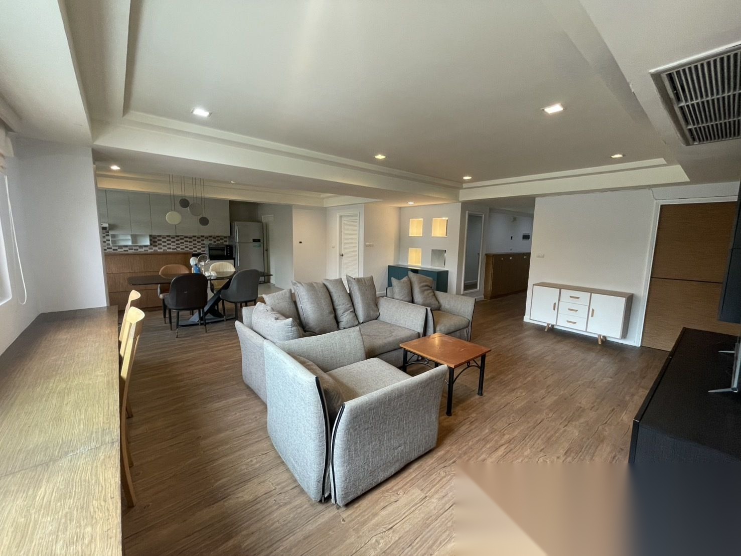 3 Bedroom Condo for sale at Royal Castle — photo 2
