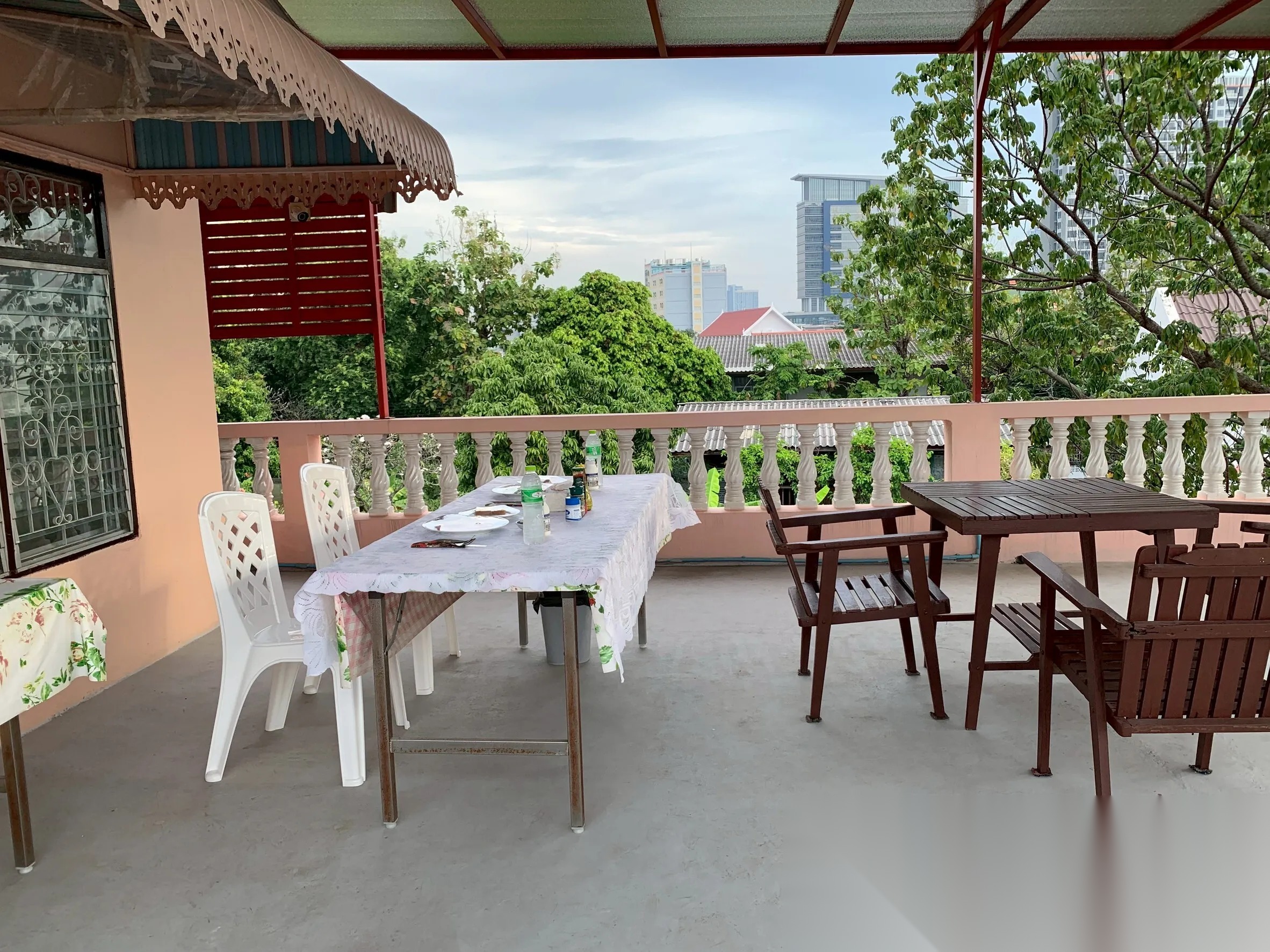 House near MRT with licensed homestay business and equipment — photo 2