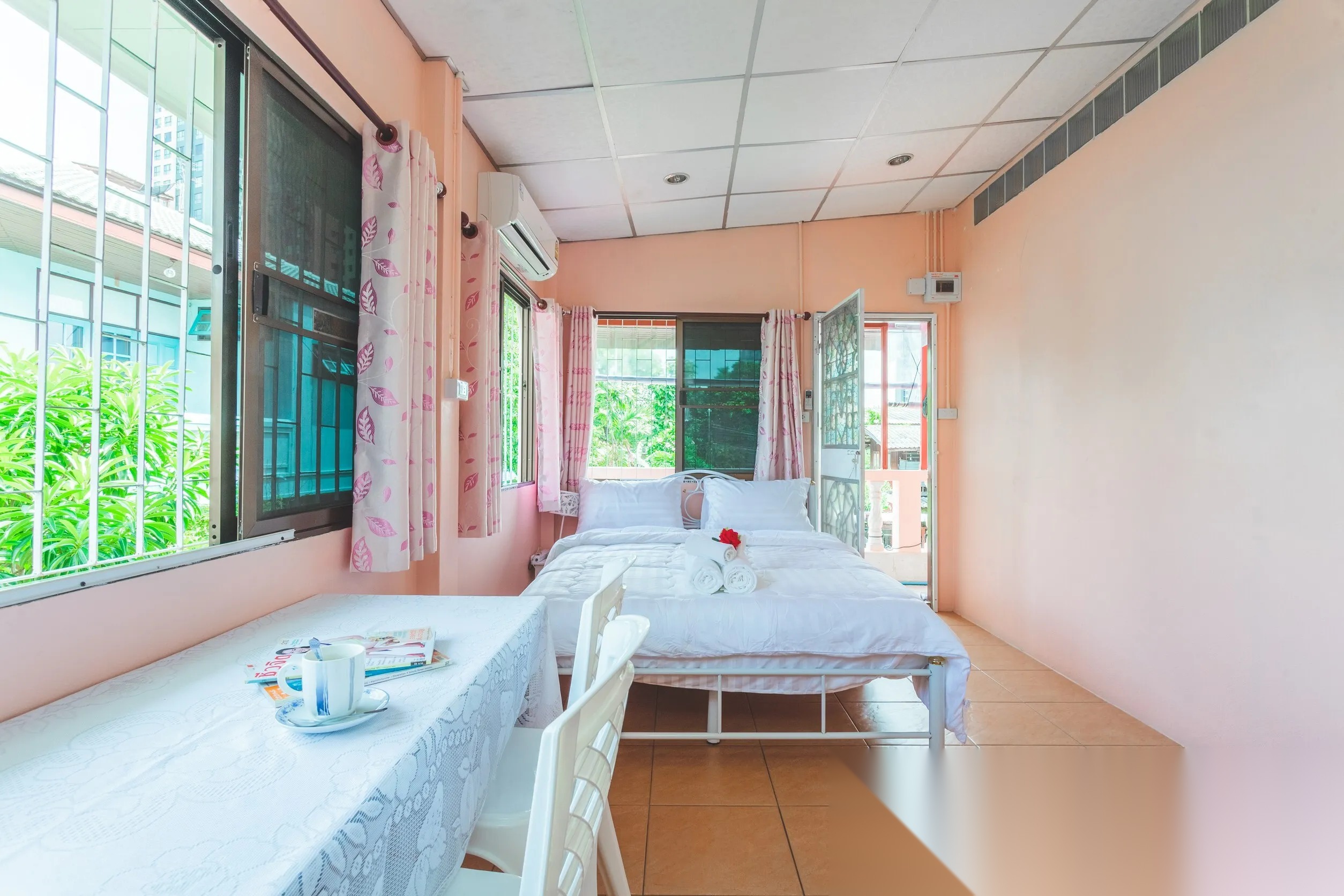 House near MRT with licensed homestay business and equipment — photo 3