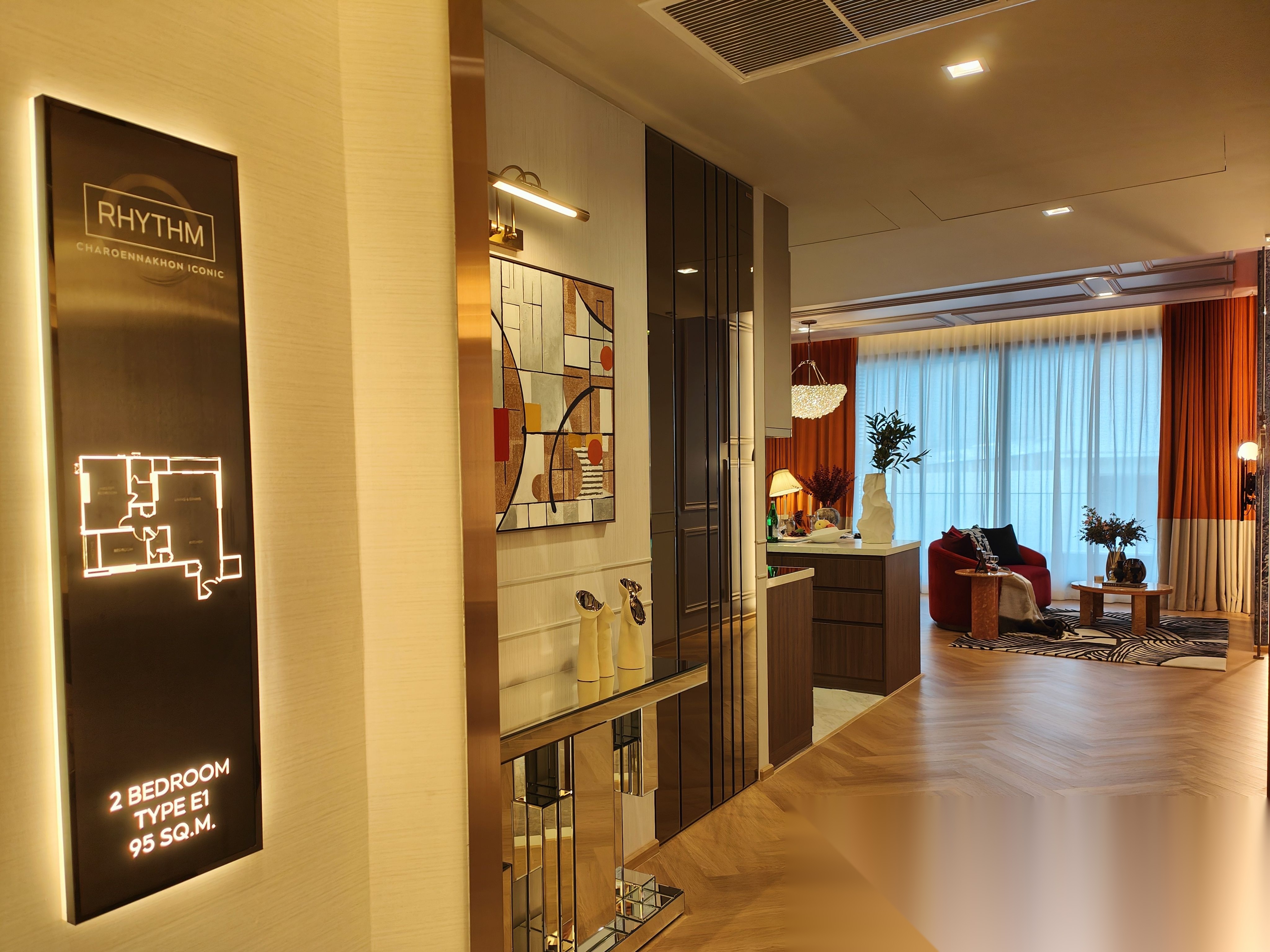 2 Bedroom Condo for sale at Rhythm Charoennakhon Iconic — photo 2