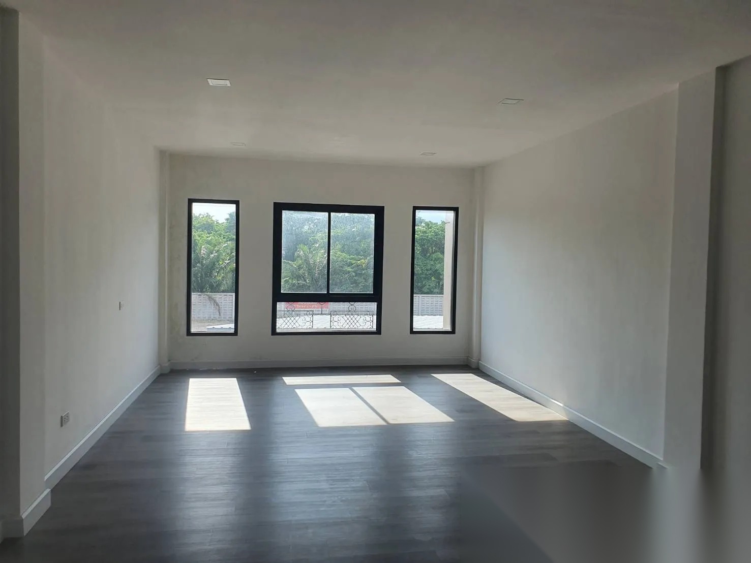 3 Bedroom Townhouse for sale at The Eiffel Ramkhamheang-Mistine — photo 3