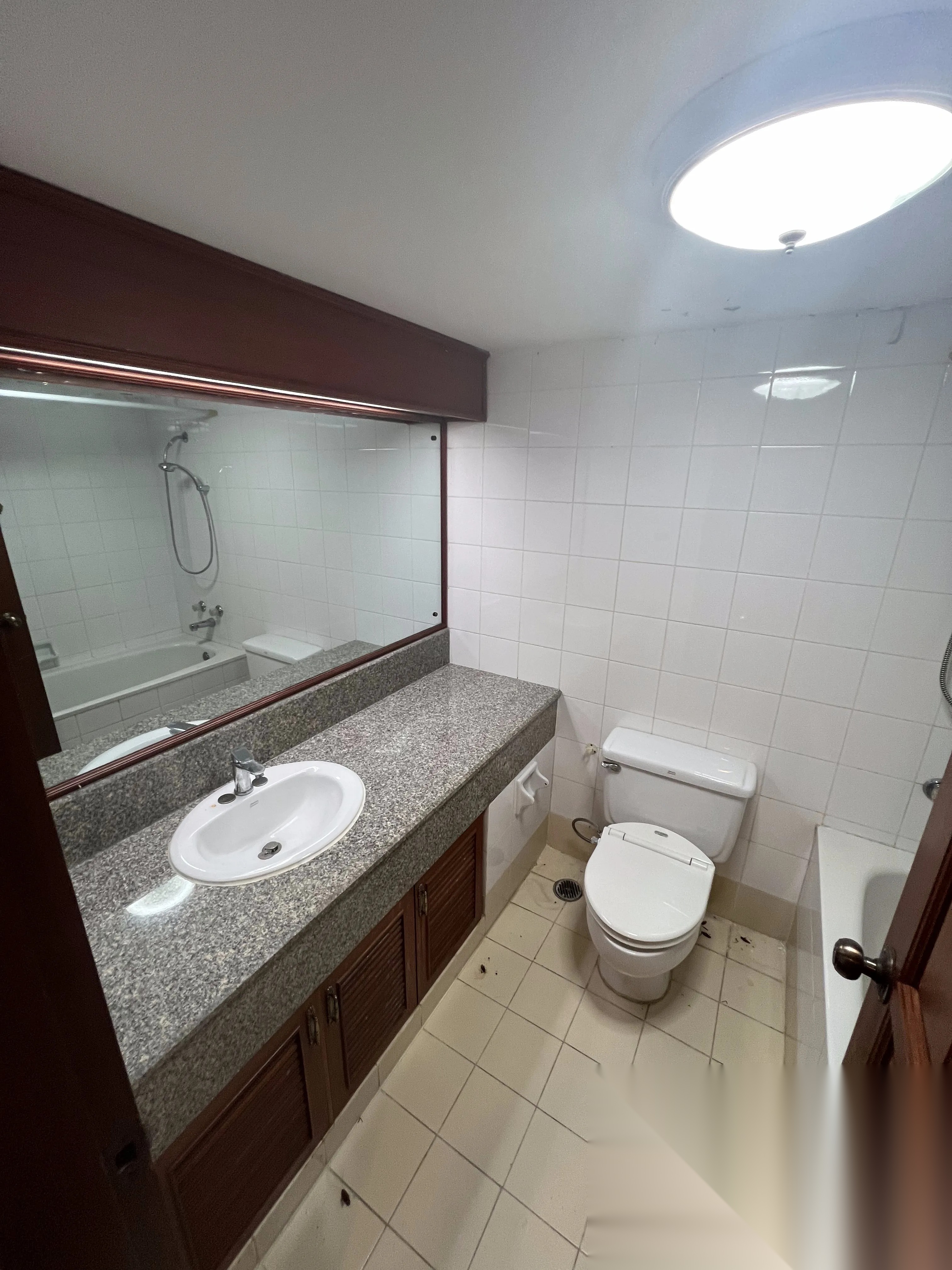 4 Bedroom Condo for sale at Baan Suanpetch — photo 5