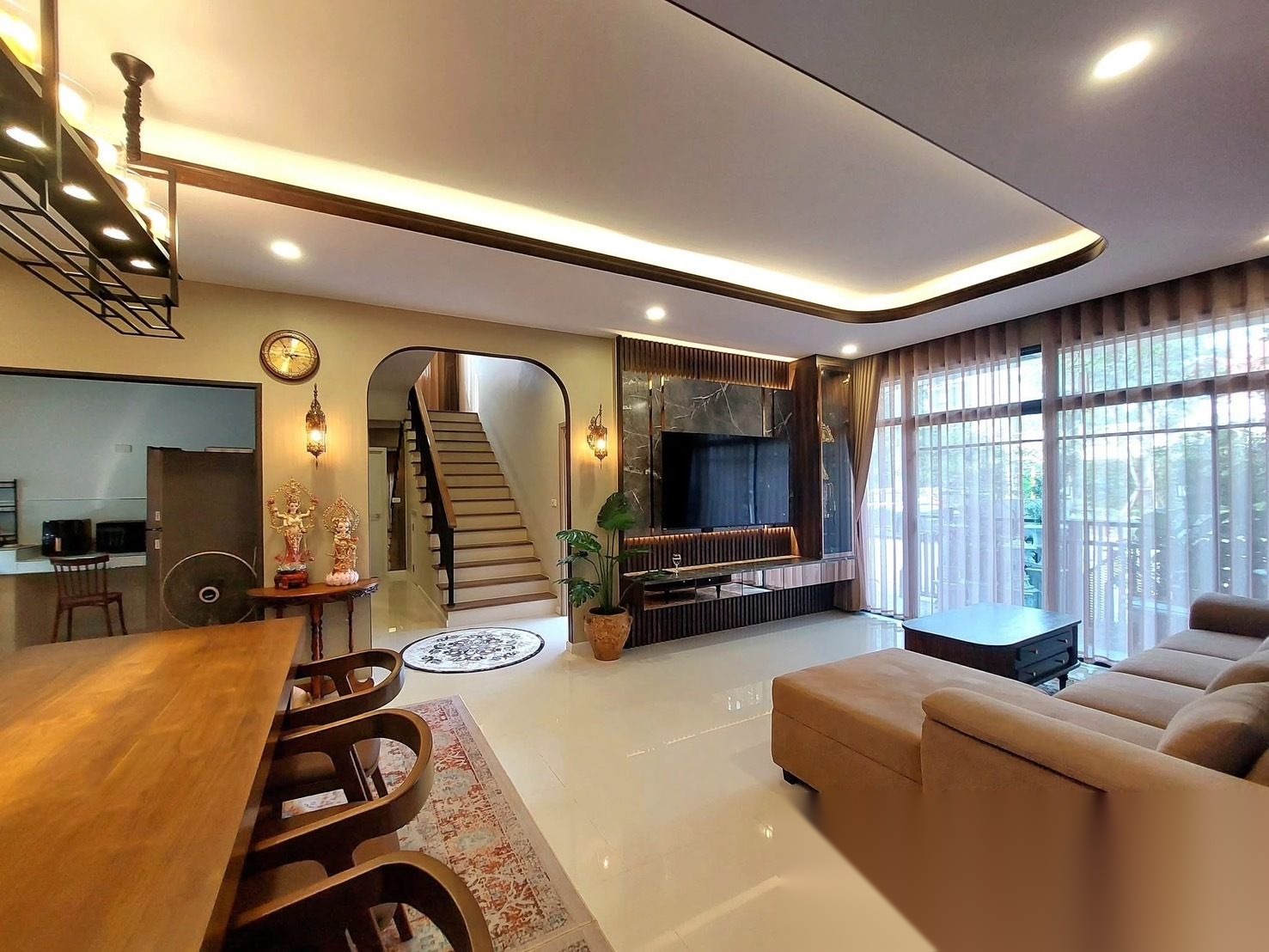 4 Bedroom House for sale at Grand Britania Rama 9 - Krungthep Kreetha — photo 1
