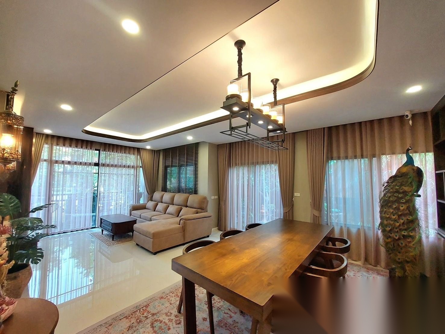 4 Bedroom House for sale at Grand Britania Rama 9 - Krungthep Kreetha — photo 5