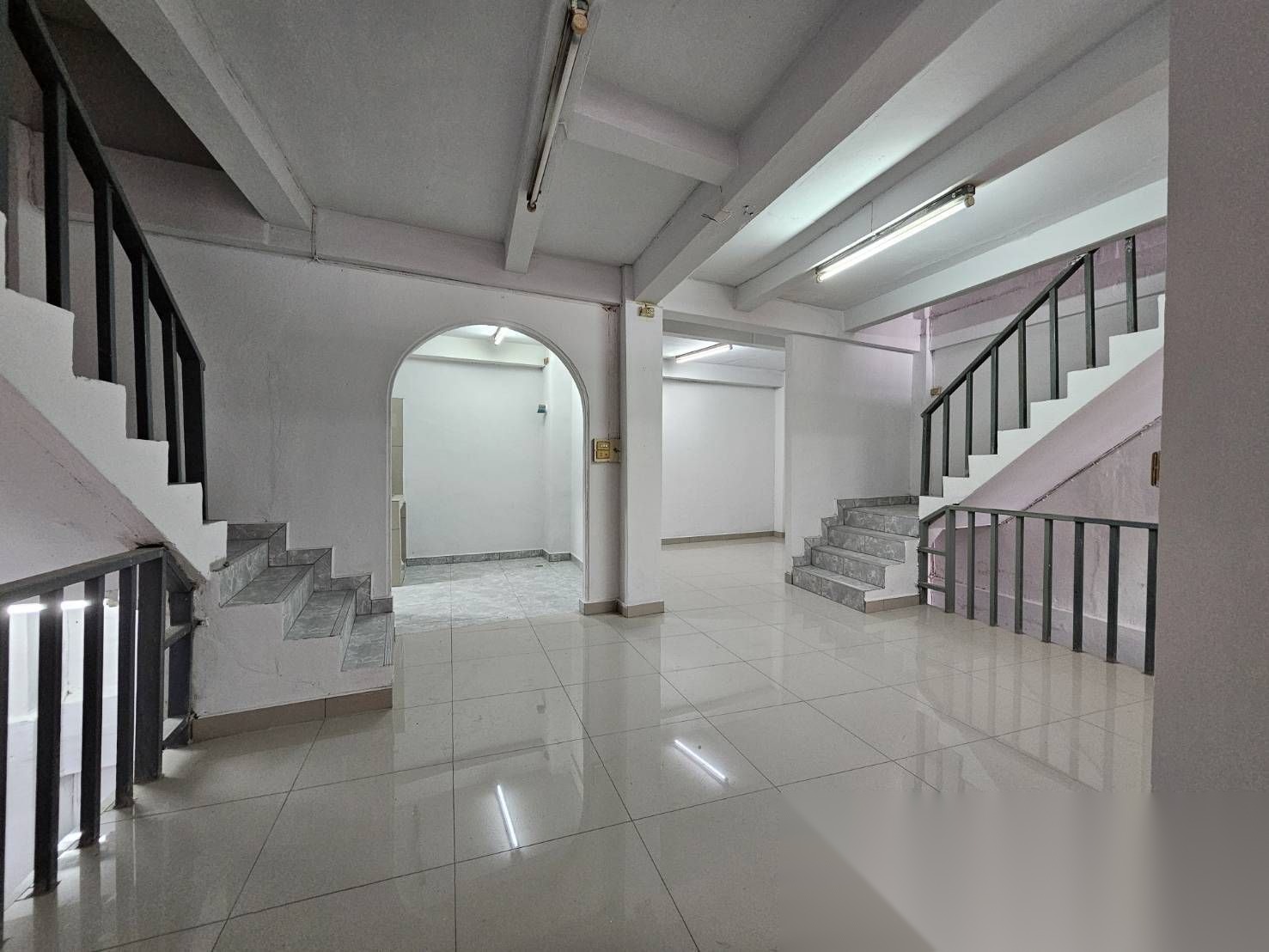 Shophouse for Sale at Soi Yudi 23 — photo 1