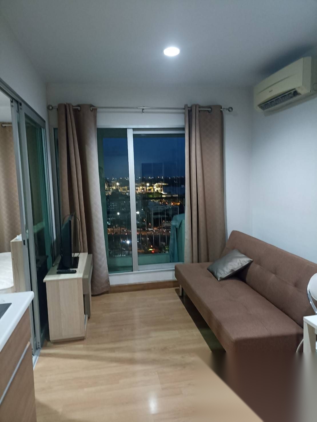 1 Bedroom Condo for sale at Aspire Rama 4 — photo 1