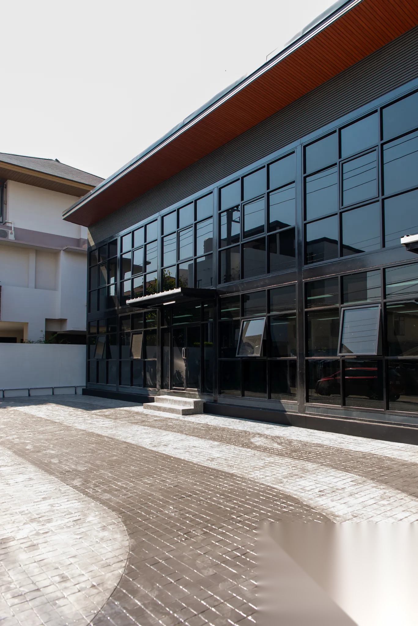 Office Warehouse 100SQW Sukhumvit location near BTS — photo 2