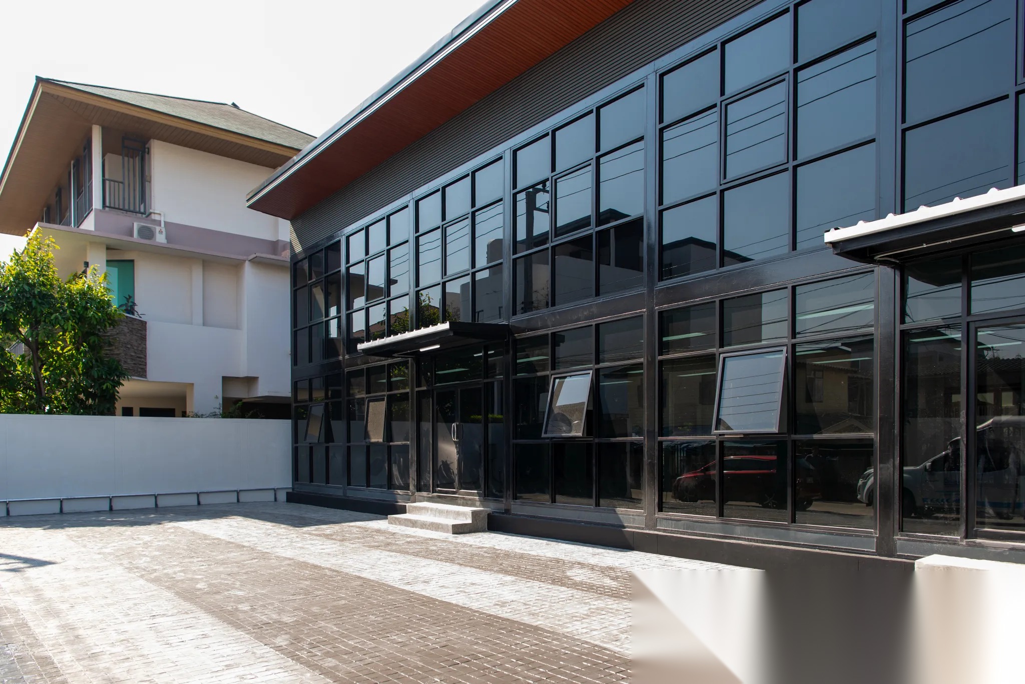 Office Warehouse 100SQW Sukhumvit location near BTS — photo 3